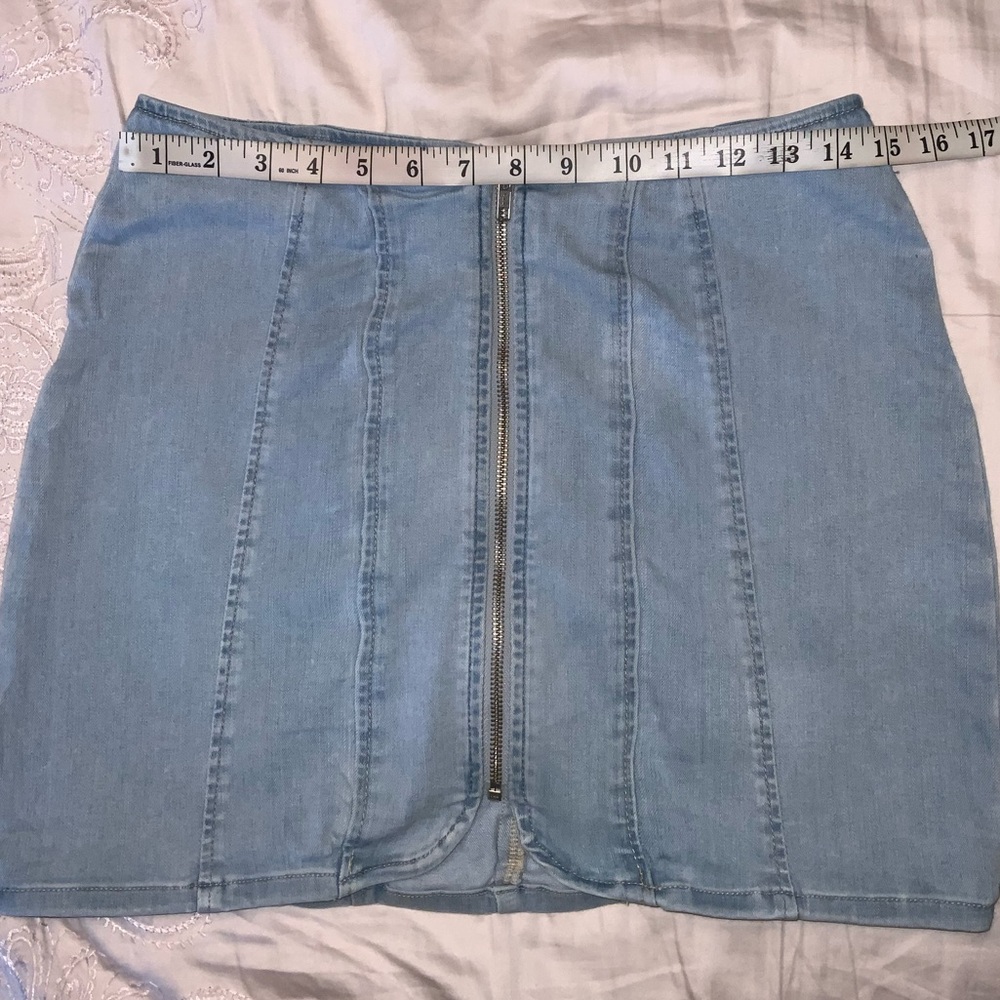 Free People We The Free Layla Zip Denim Mini Skirt Light Wash Size 8 - Picture 6 of 8
